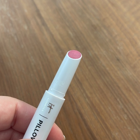 It cosmetics lip solid serum - Picture 2 of 3